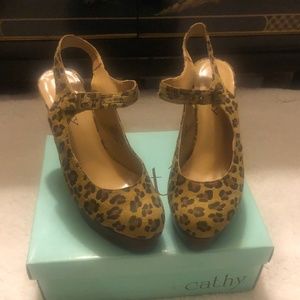 New Cathy Jean Faux Suede Cheetah Print High Heels in Size 7